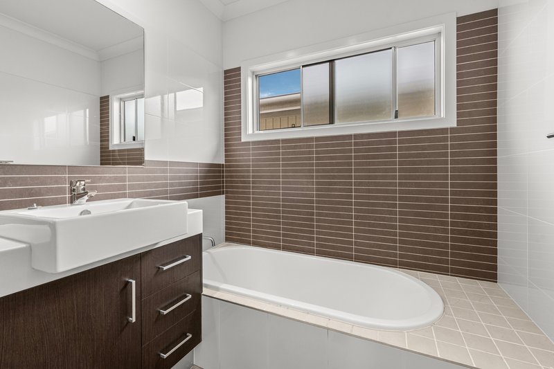 Photo - 194 Simpsons Road, Bardon QLD 4065 - Image 18