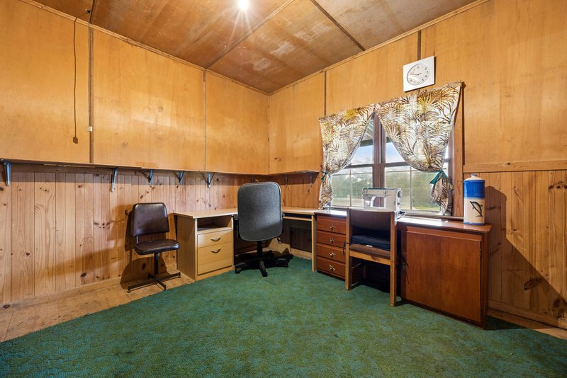 Photo - 194 Whiskey Creek Road, Curdievale VIC 3268 - Image 13