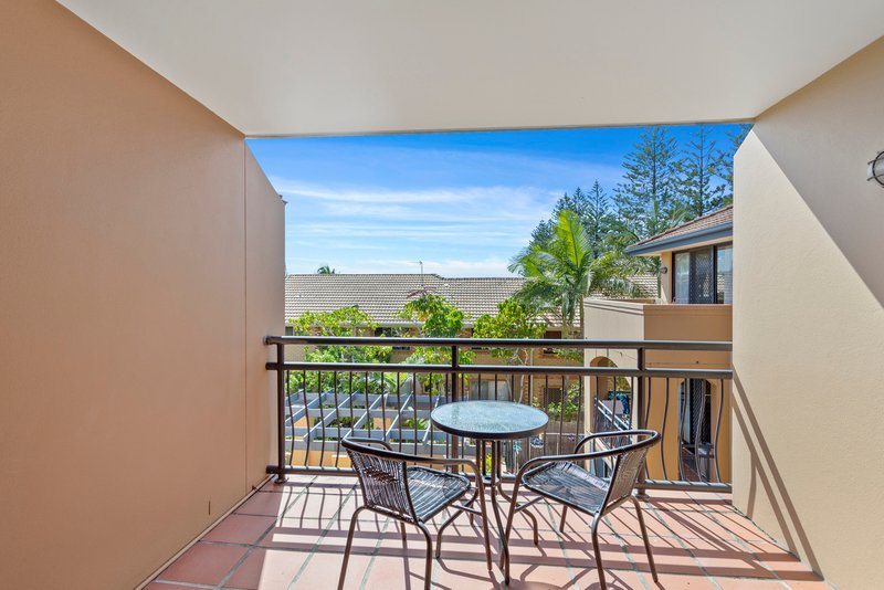 Photo - 19/40-44 Ventura Road, Mermaid Beach QLD 4218 - Image 4