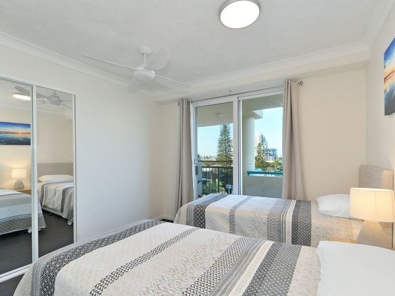 Photo - 19/484-488 Marine Parade, Biggera Waters QLD 4216 - Image 6