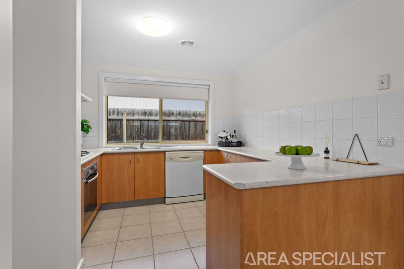 Photo - 1/95 Ashleigh Avenue, Frankston VIC 3199 - Image 5