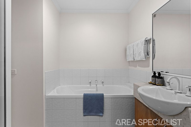 Photo - 1/95 Ashleigh Avenue, Frankston VIC 3199 - Image 12