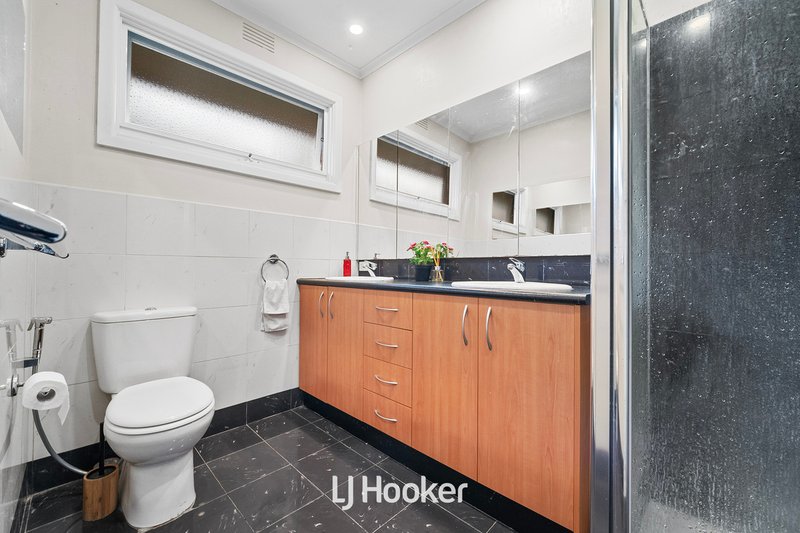 Photo - 195 Highbury Road, Burwood VIC 3125 - Image 3