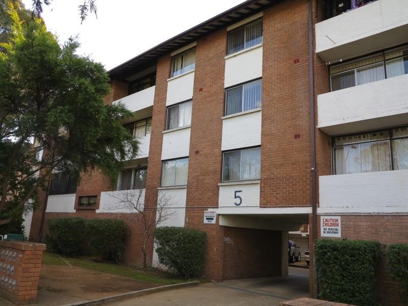 Photo - 19/5 Lachlan Street, Warwick Farm NSW 2170 - Image 1