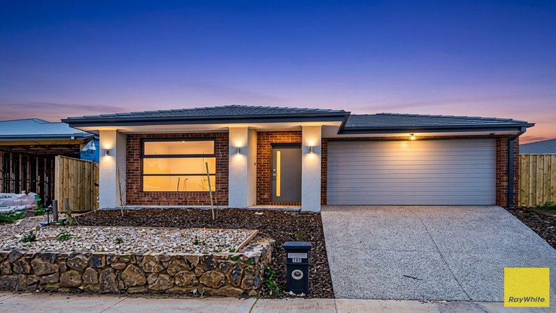 Photo - 195 Maracana Avenue, Manor Lakes VIC 3024 - Image 2