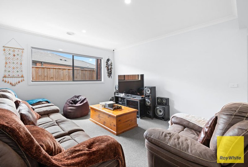 Photo - 195 Maracana Avenue, Manor Lakes VIC 3024 - Image 10