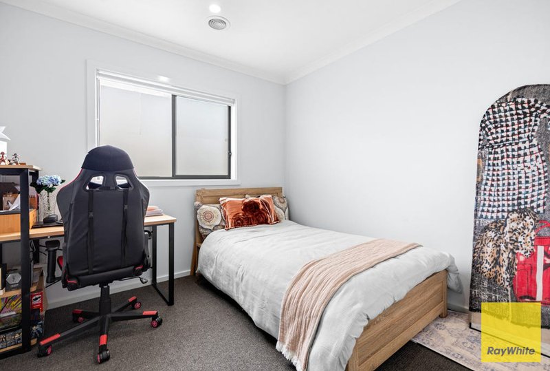 Photo - 195 Maracana Avenue, Manor Lakes VIC 3024 - Image 14