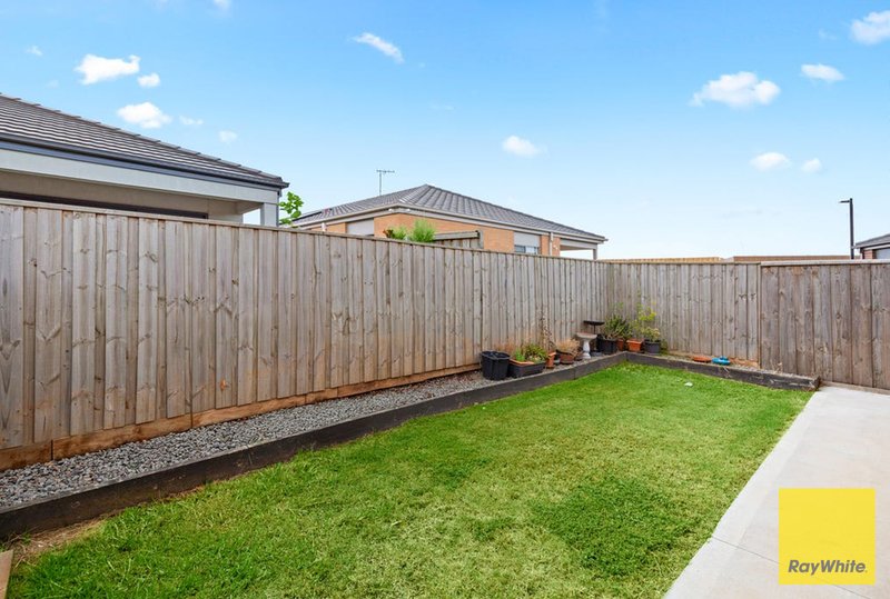 Photo - 195 Maracana Avenue, Manor Lakes VIC 3024 - Image 15