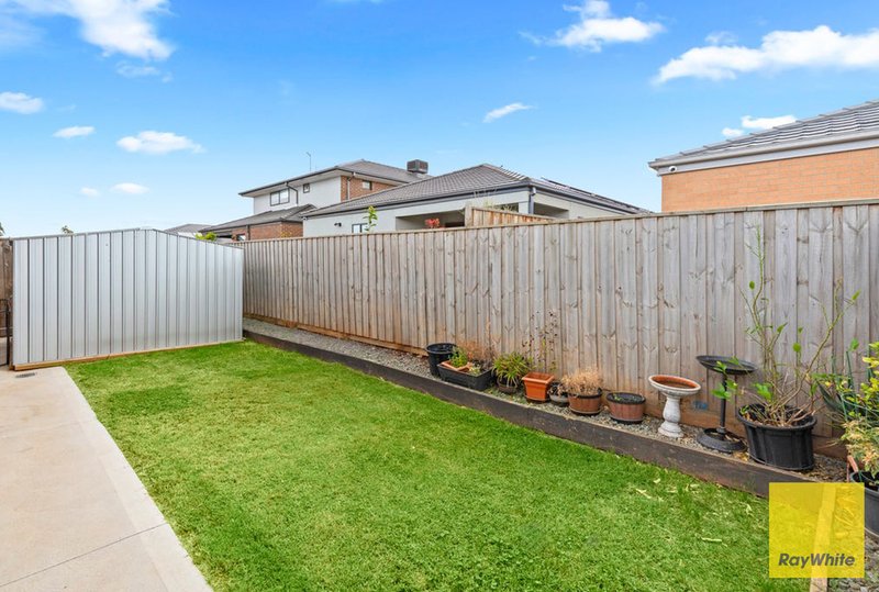 Photo - 195 Maracana Avenue, Manor Lakes VIC 3024 - Image 16