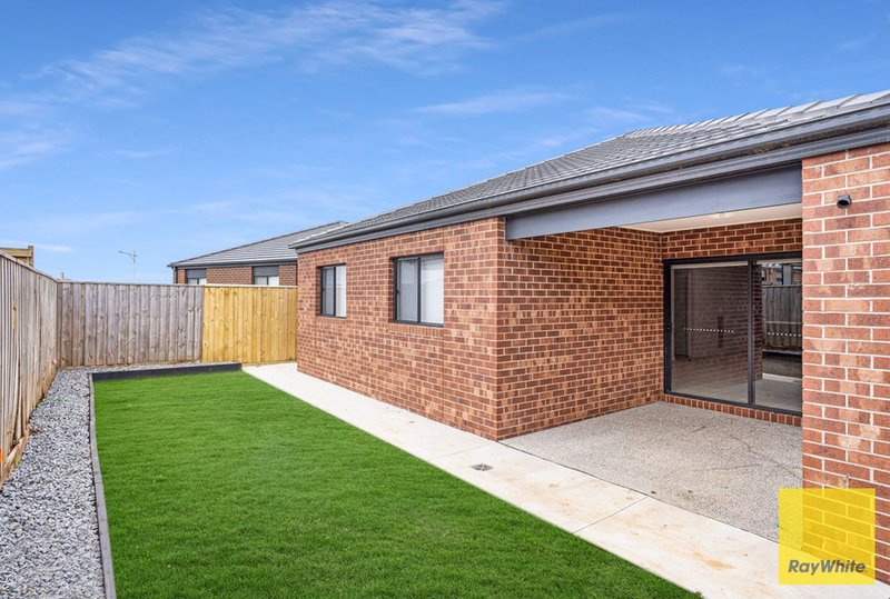 Photo - 195 Maracana Avenue, Manor Lakes VIC 3024 - Image 18