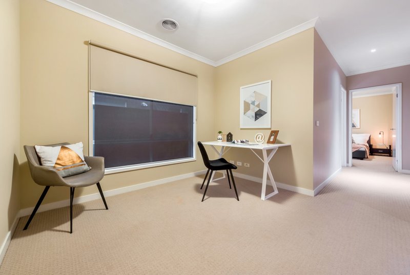 Photo - 195 Newbury Boulevard, Craigieburn VIC 3064 - Image 8