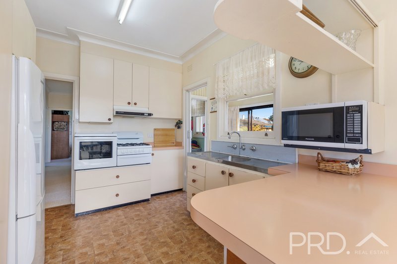 Photo - 195 Wynyard Street, Tumut NSW 2720 - Image 8