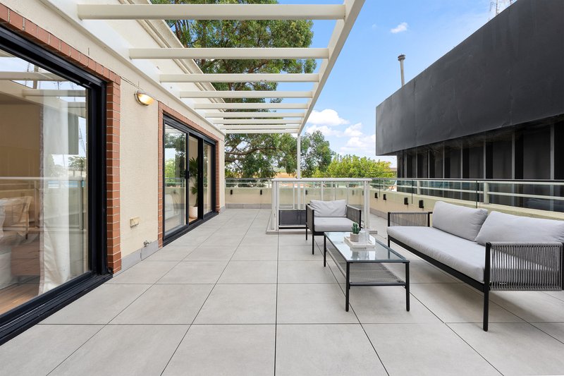 Photo - 19/552-554 Pacific Highway, Chatswood NSW 2067 - Image 2