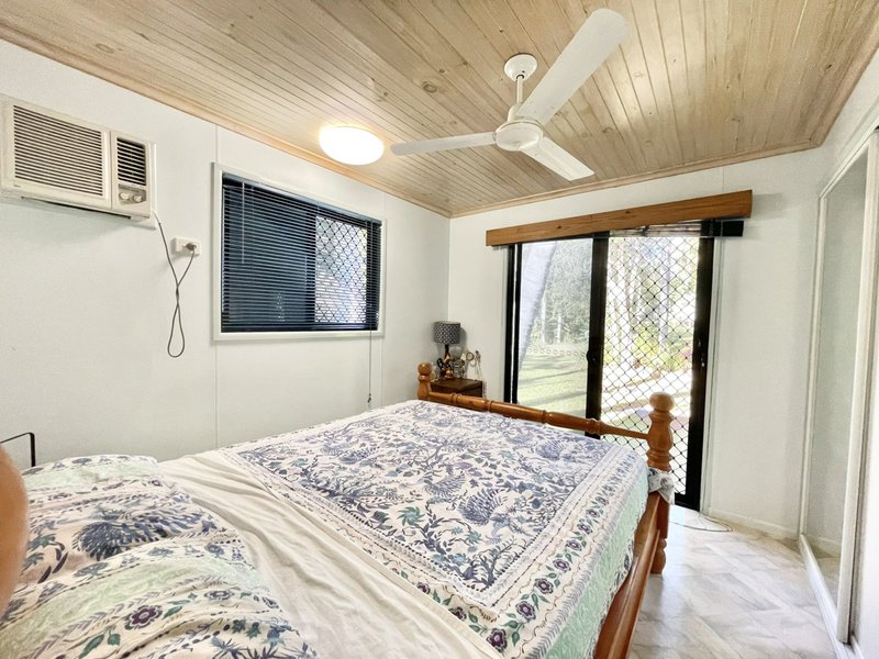 Photo - 196 Bells Road, Rodds Bay QLD 4678 - Image 8