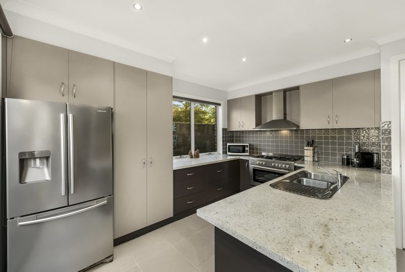 Photo - 1/96 Bruce Street, Mount Waverley VIC 3149 - Image 3