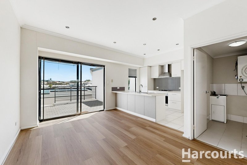 Photo - 196 Celebration Boulevard, Clarkson WA 6030 - Image 4