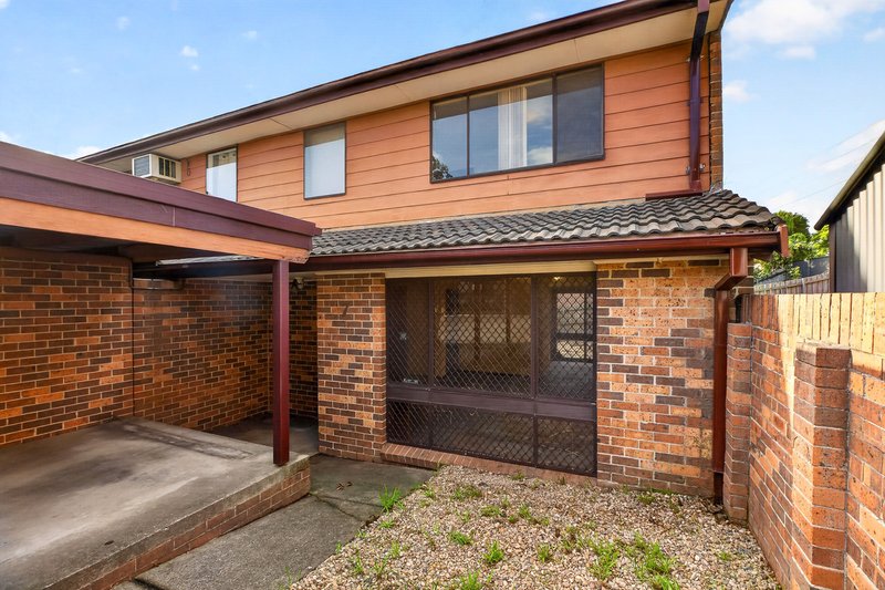 Photo - 19/6 Jacquinot Place, Glenfield NSW 2167 - Image 2