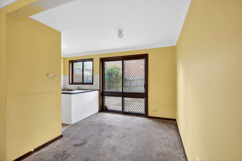 Photo - 19/6 Jacquinot Place, Glenfield NSW 2167 - Image 4