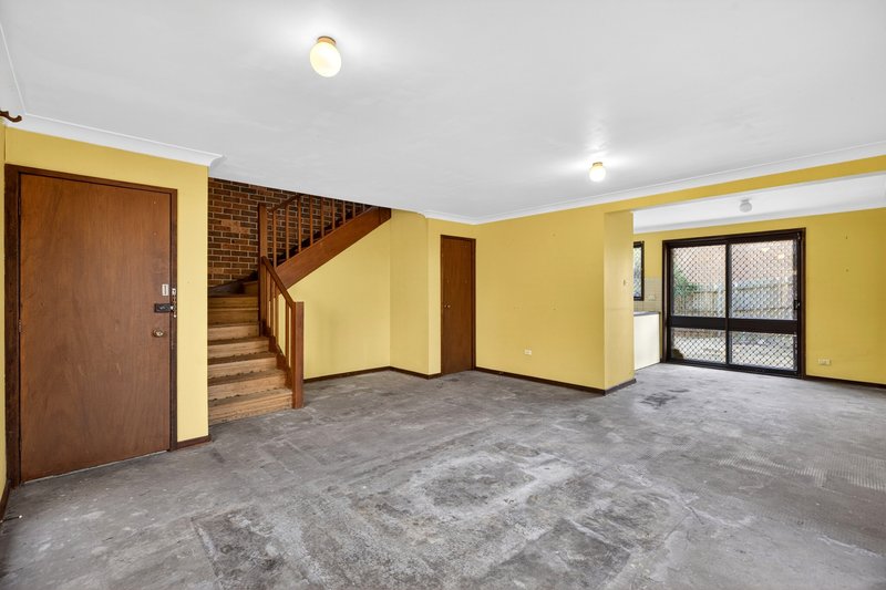 Photo - 19/6 Jacquinot Place, Glenfield NSW 2167 - Image 6