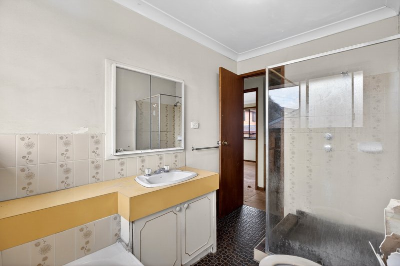 Photo - 19/6 Jacquinot Place, Glenfield NSW 2167 - Image 11