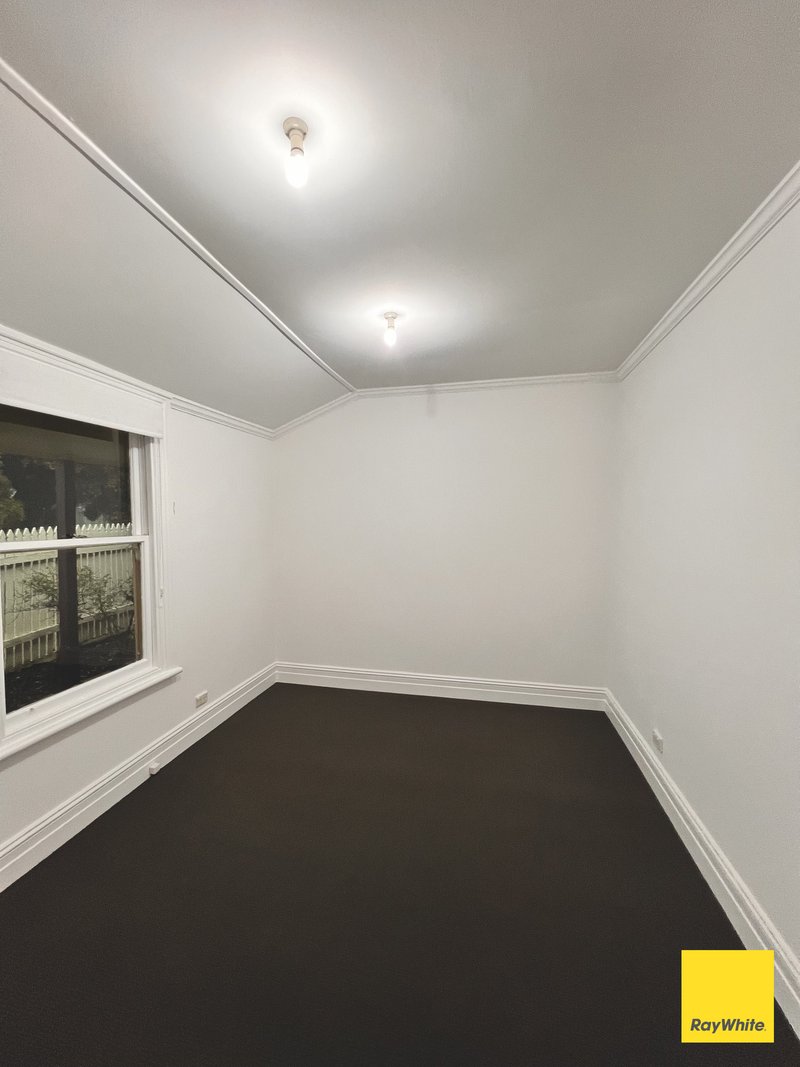 Photo - 196 Mackenzie Street, Golden Square VIC 3555 - Image 7