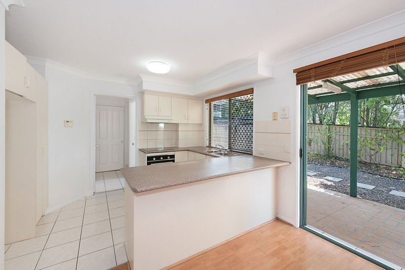 Photo - 1/96 Marshall Road, Holland Park West QLD 4121 - Image 4