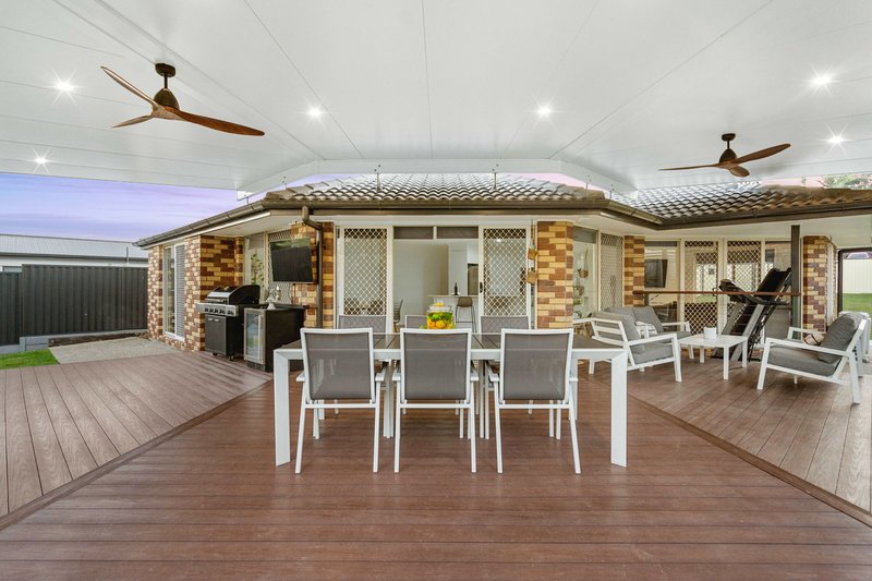 Photo - 196 Mount Warren Boulevard, Mount Warren Park QLD 4207 - Image 17