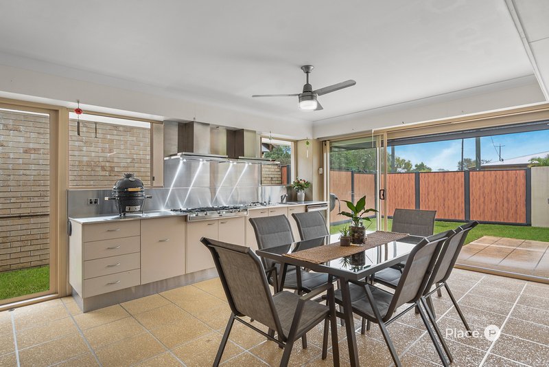 Photo - 196 Pine Street, Wynnum QLD 4178 - Image 7