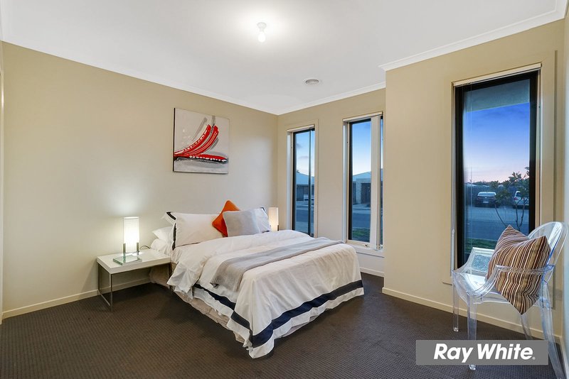 Photo - 196 Riversdale Drive, Tarneit VIC 3029 - Image 6