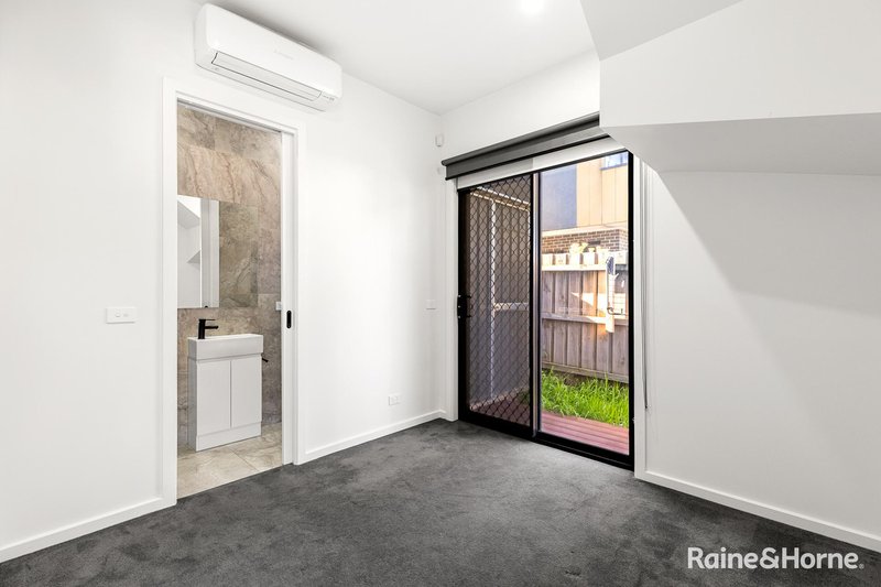 Photo - 1/96 Snell Grove, Oak Park VIC 3046 - Image 8