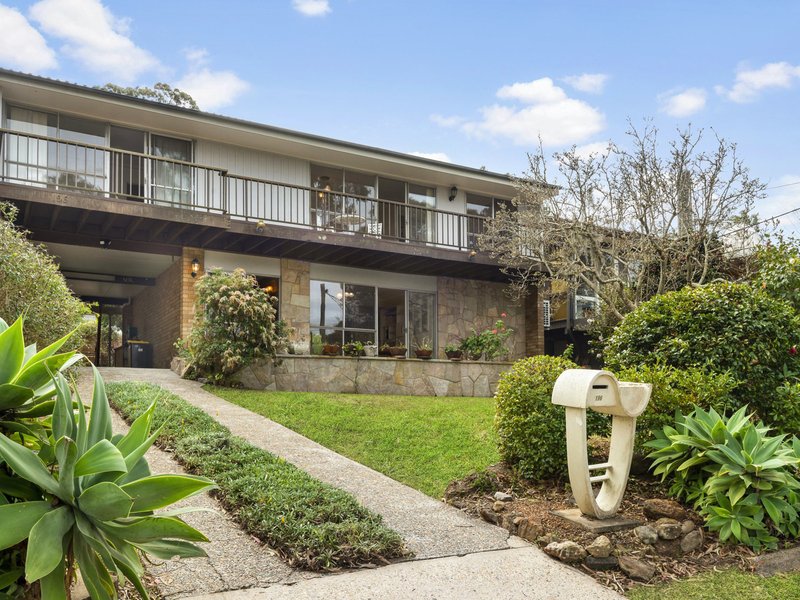 Photo - 196 Woorarra Avenue, Elanora Heights NSW 2101 - Image 2