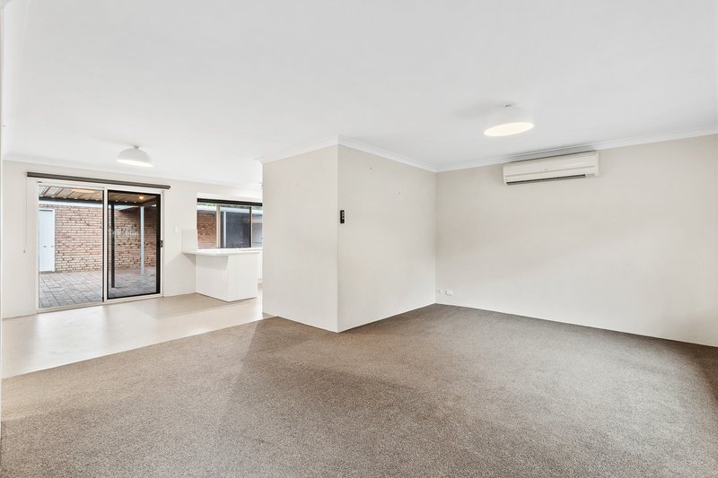 Photo - 1/97 Anzac Terrace, Bassendean WA 6054 - Image 5