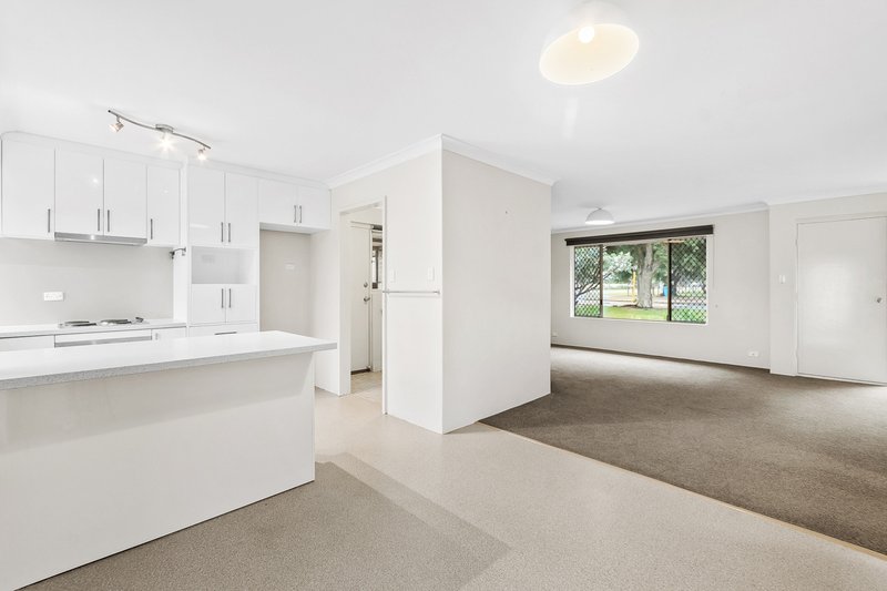 Photo - 1/97 Anzac Terrace, Bassendean WA 6054 - Image 6