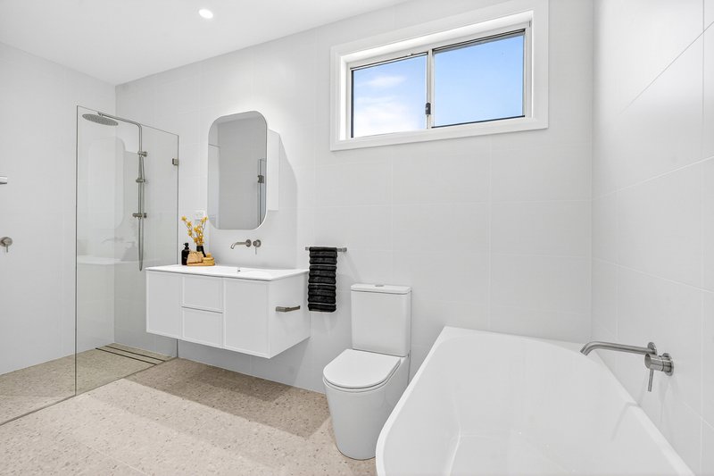 Photo - 197 Bay Road, Toowoon Bay NSW 2261 - Image 12