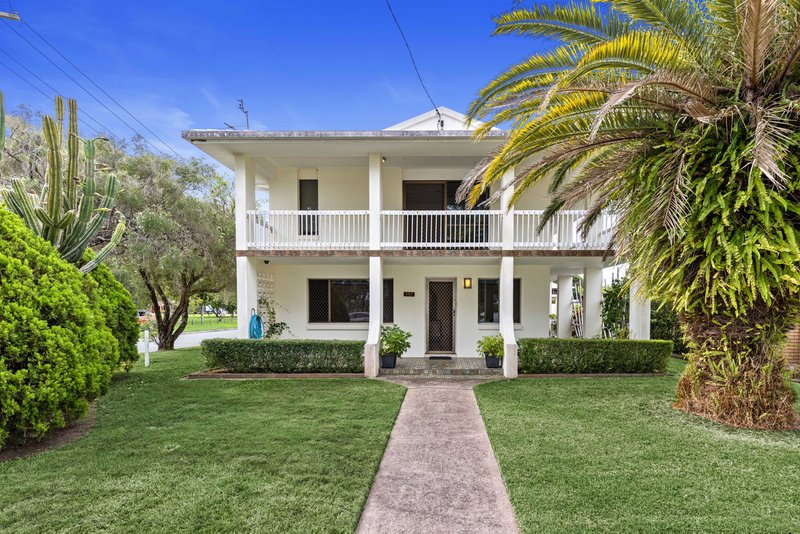 Photo - 197 Esplanade , Golden Beach QLD 4551 - Image 1