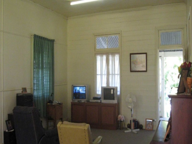 Photo - 197 Ipswich Street, Esk QLD 4312 - Image 3