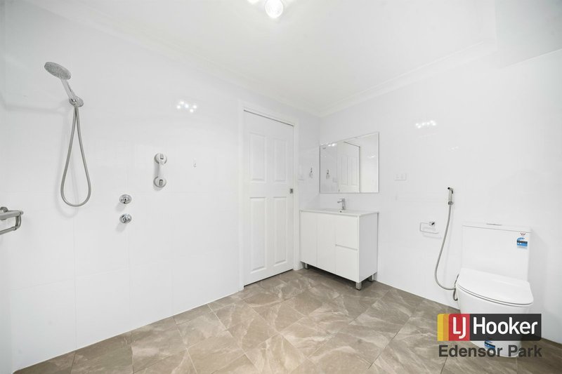 Photo - 197 Mimosa Road, Bossley Park NSW 2176 - Image 9