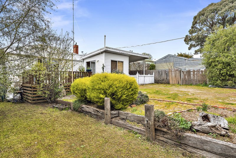 Photo - 197 Mollison Street, Kyneton VIC 3444 - Image 9