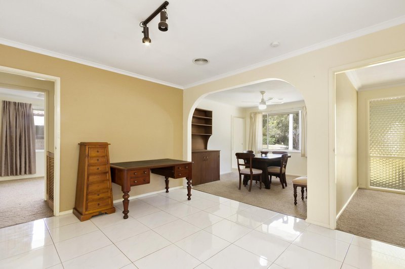 Photo - 197 Namatjira Drive, Fisher ACT 2611 - Image 3