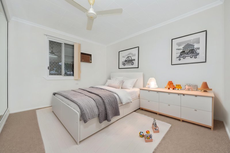 Photo - 197 Pinnacle Drive, Rasmussen QLD 4815 - Image 8