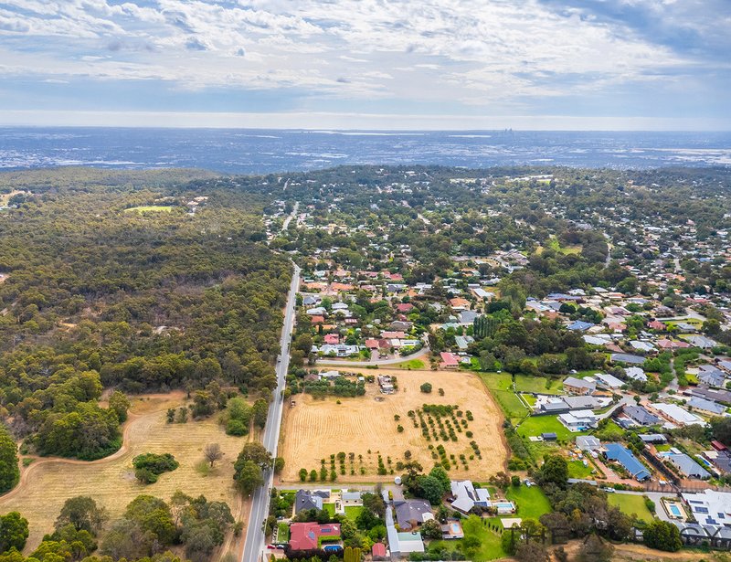 Photo - 197 Pomeroy Road, Lesmurdie WA 6076 - Image 14