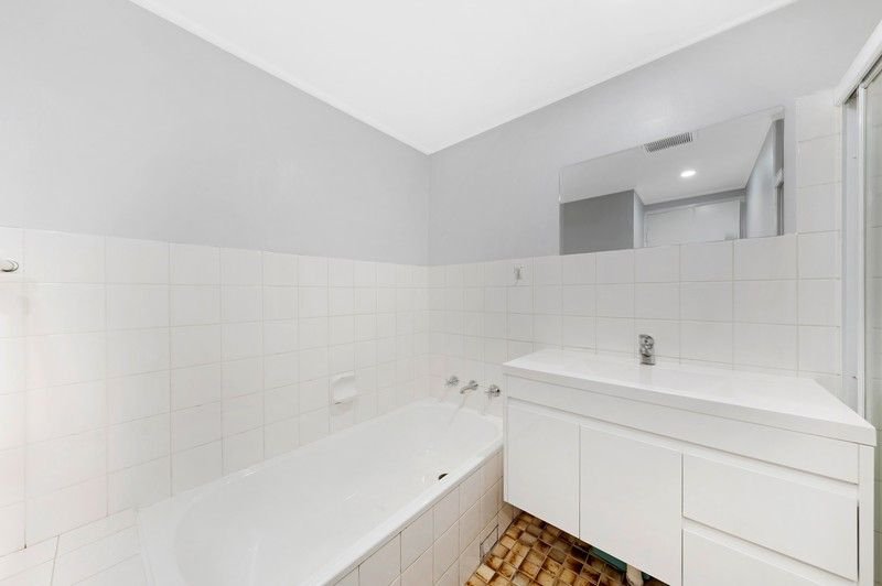 Photo - 19/7 Queens Road, Westmead NSW 2145 - Image 5