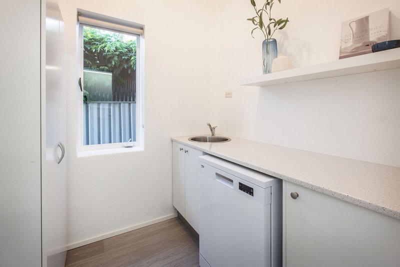 Photo - 1/97 Tarakan Street, Wodonga VIC 3690 - Image 8