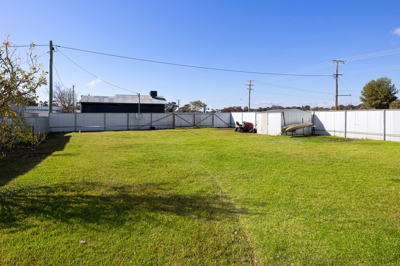 Photo - 197 Twynam Street, Temora NSW 2666 - Image 13