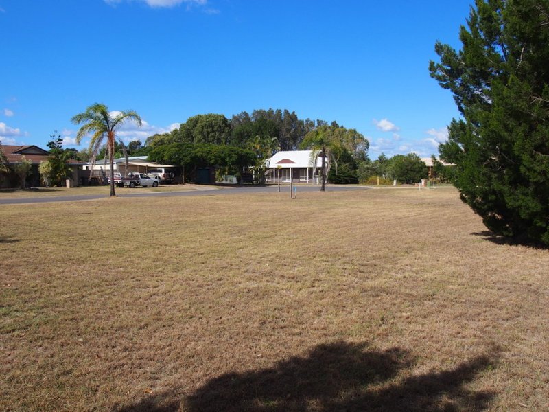 Photo - 198 Dayman Street, Urangan QLD 4655 - Image 6