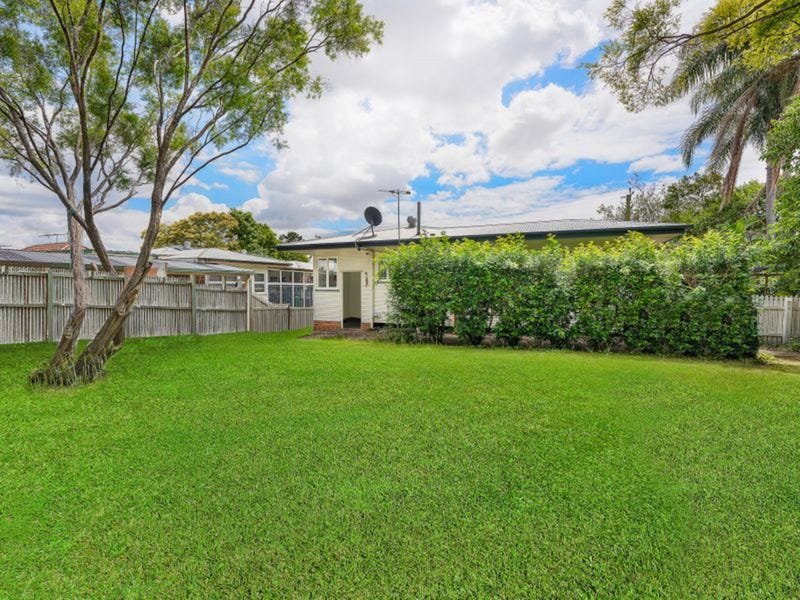 Photo - 198 Hamilton Road, Wavell Heights QLD 4012 - Image 8