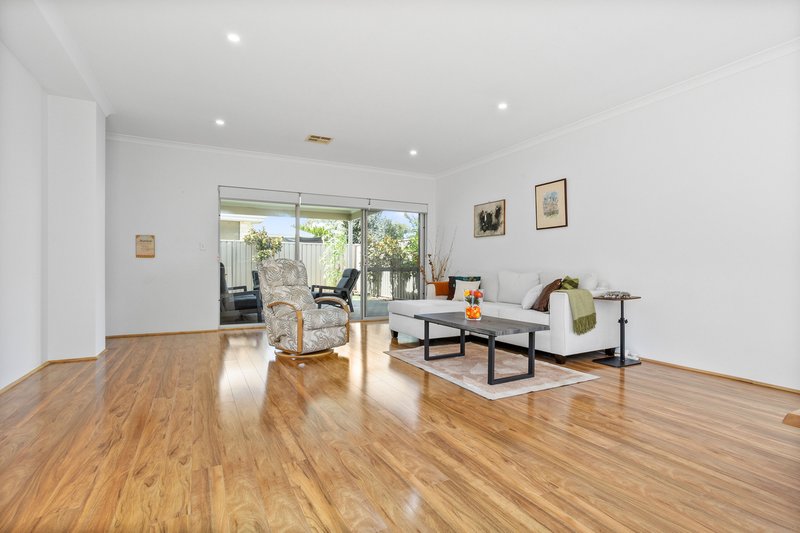 Photo - 198 Riseley Street, Booragoon WA 6154 - Image 6