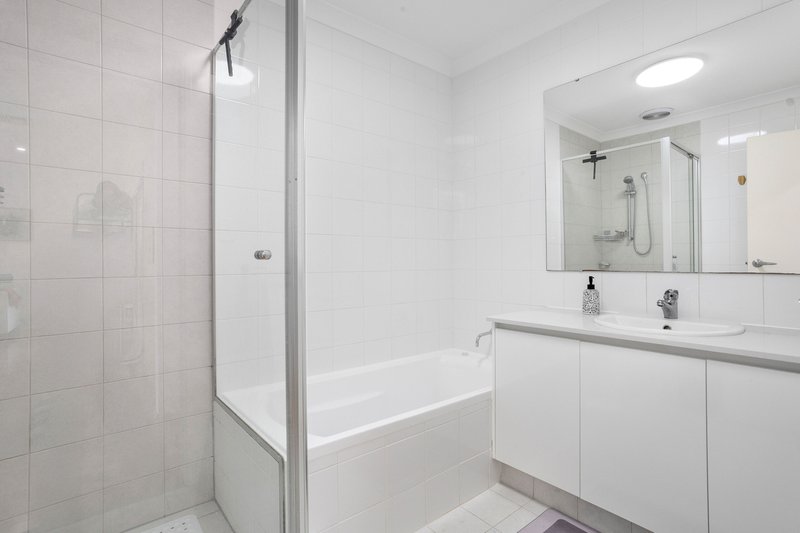 Photo - 198 Riseley Street, Booragoon WA 6154 - Image 10