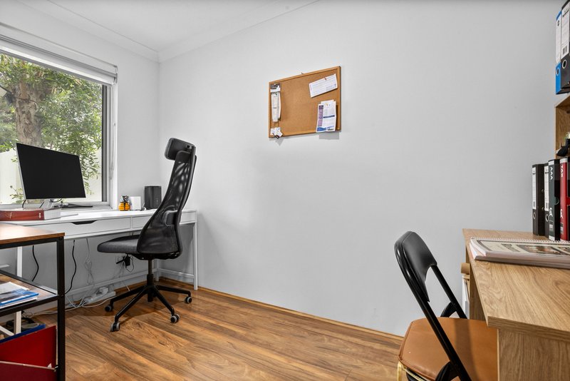 Photo - 198 Riseley Street, Booragoon WA 6154 - Image 15