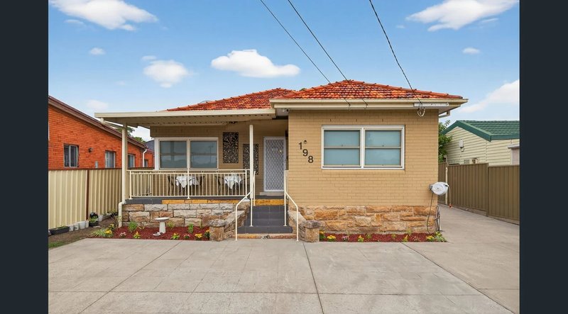 Photo - 198 Roberts Road, Greenacre NSW 2190 - Image 1